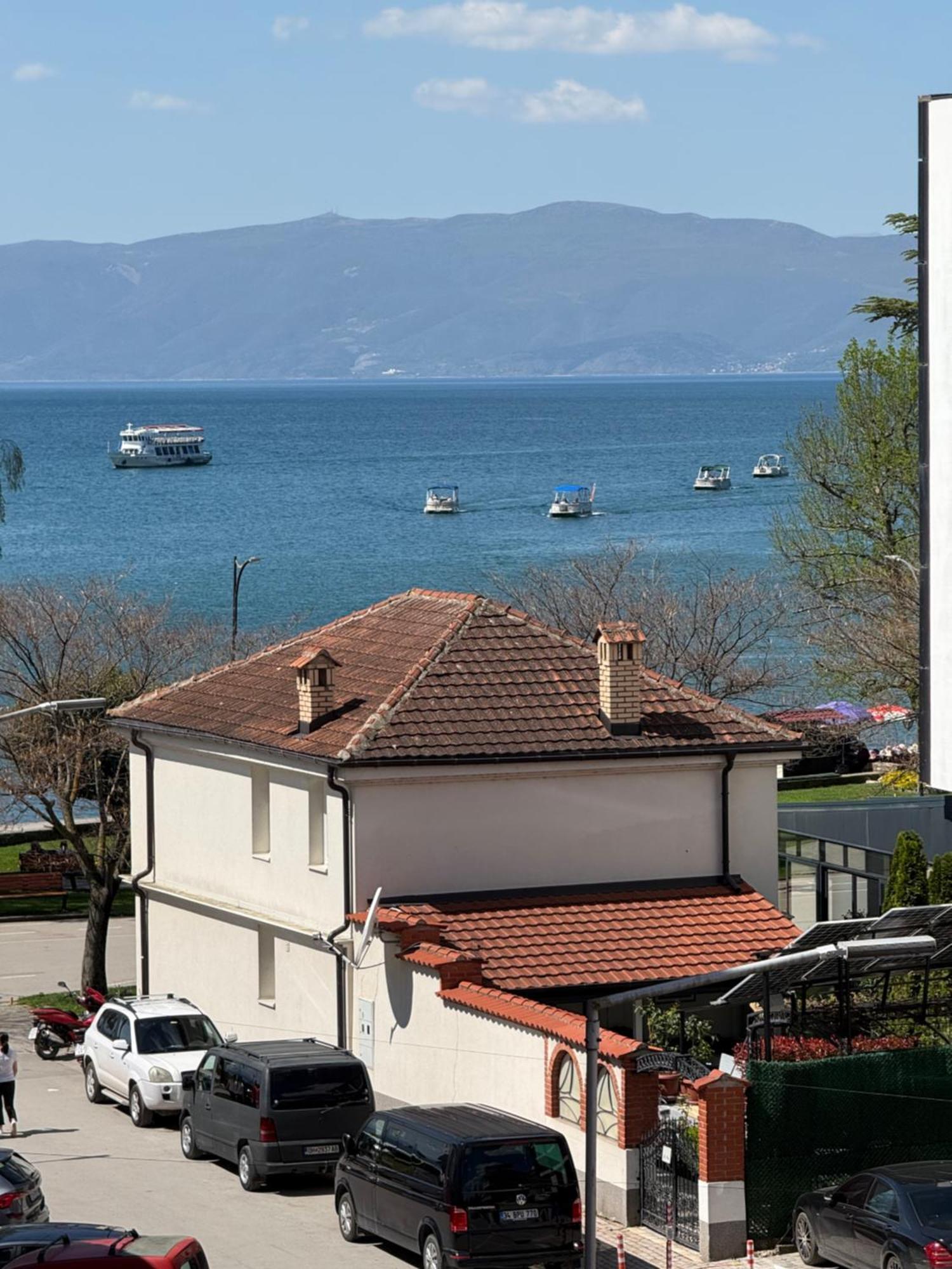 Exclusive Apartments With Lake View Ohrid Ngoại thất bức ảnh