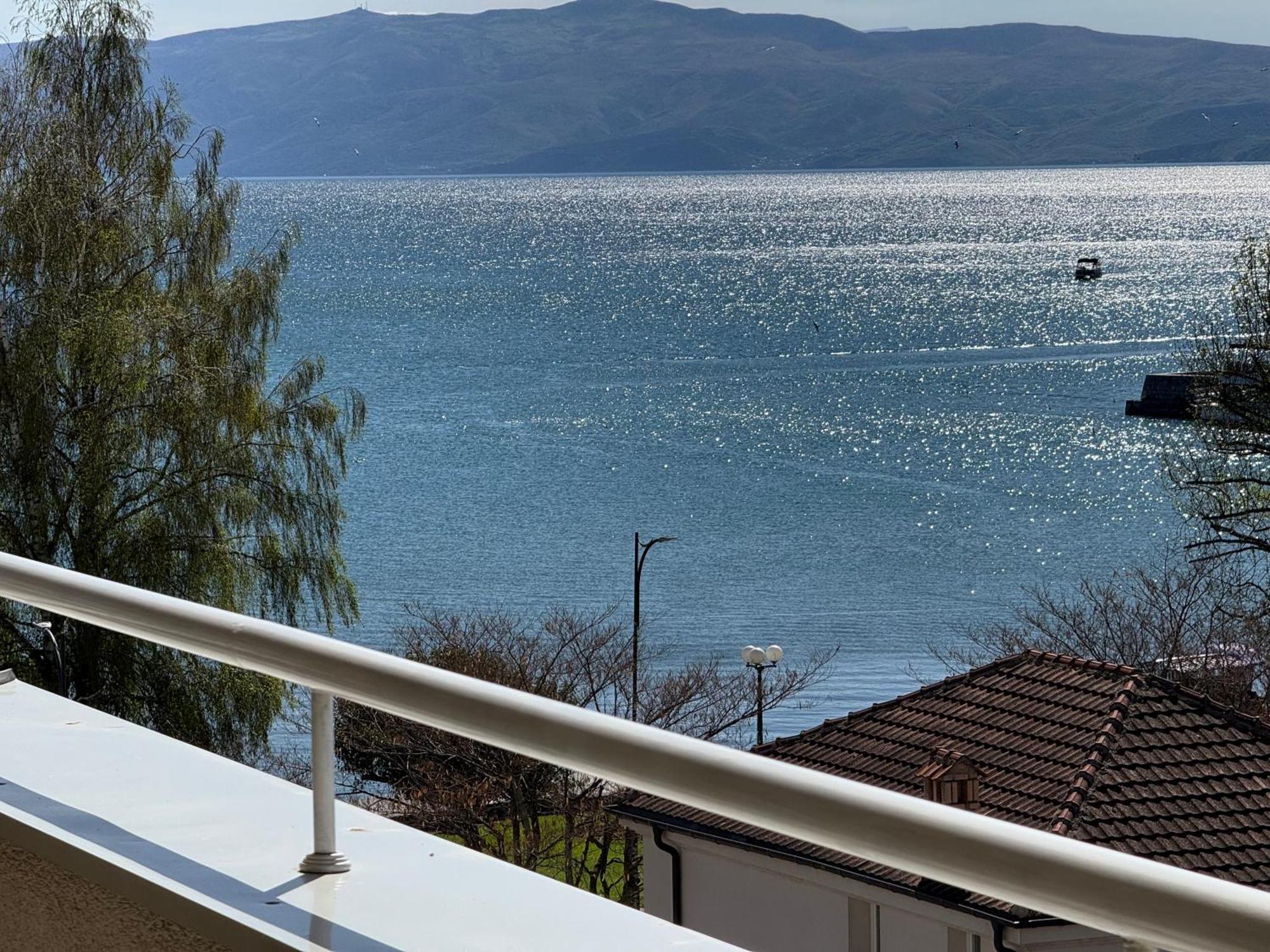 Exclusive Apartments With Lake View Ohrid Ngoại thất bức ảnh